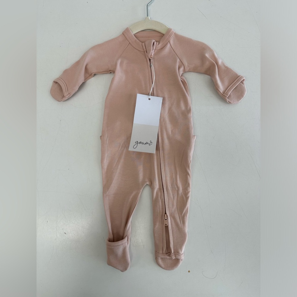 Goumi Outfit. Newborn